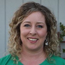 20160208 - Christina's Headshot 009